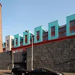 Fully Renovated Stylish Duplex In A Convenient Location